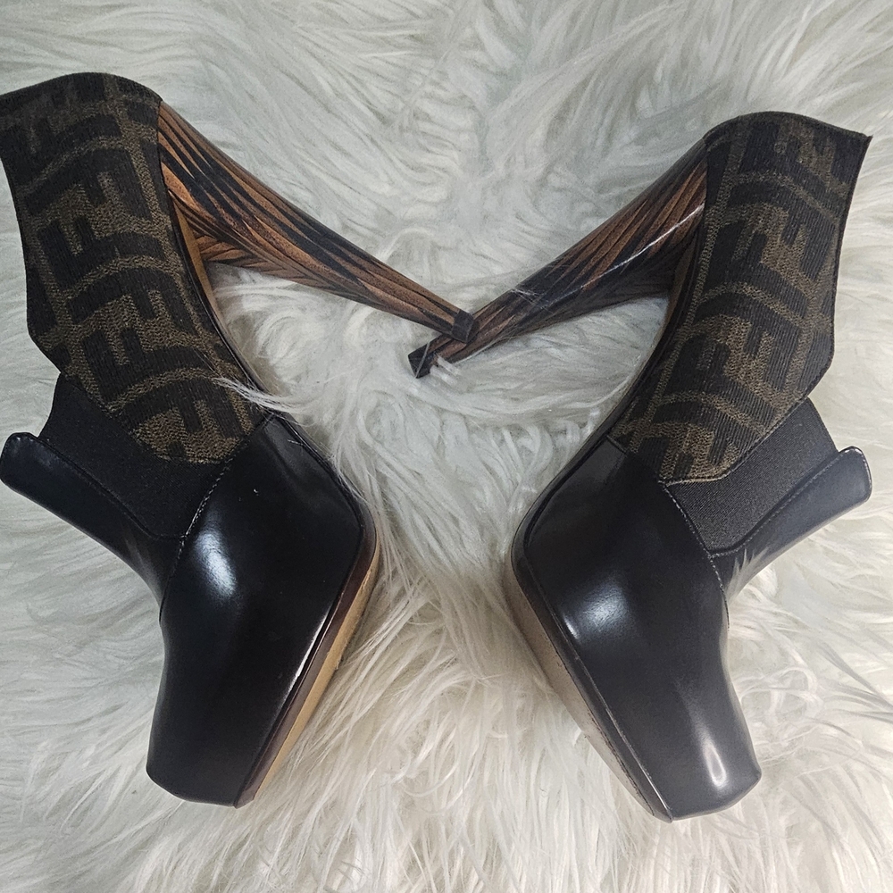 FENDI Elegant Black and Brown Women's Booties